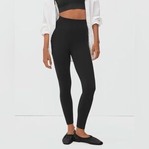 NWOT Everlane The Seamless Legging - SOLD OUT in black!